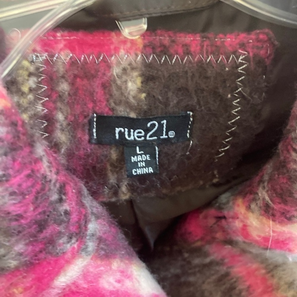 Plaid women’s coat - Picture 3 of 6